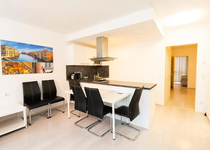 306 London 59m2 4-8 Pers Extra Bedroom דירה