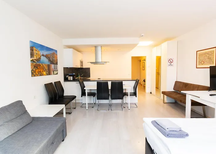 306 London 59m2 4-8 Pers Extra Bedroom דירה *
